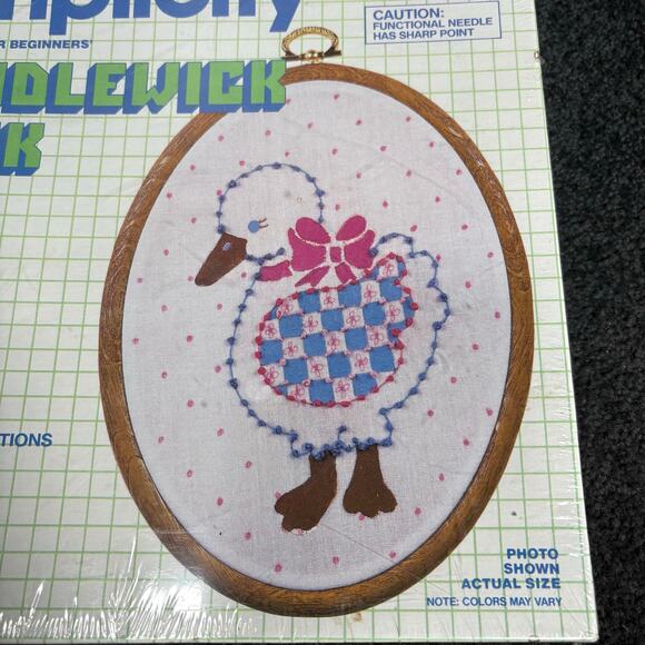Simplicity Candlewick Duck Vintage Needlework Craft Kit - New In Box Cottagecore - Picture 2 of 7